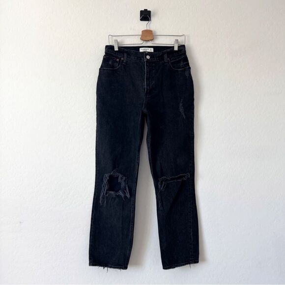A&F Curve Love Ultra High Rise 90s Straight Jean in Black Destroy 29/8 Short - Picture 7 of 12